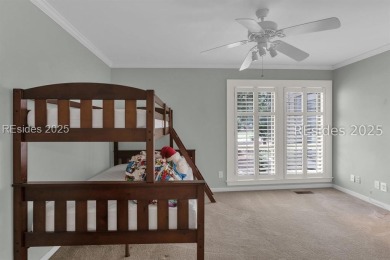 Welcome to this charming 2 bedroom, 2 bath end-unit villa on Sea Pines Golf and Resort  in South Carolina - for sale on GolfHomes.com, golf home, golf lot