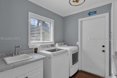 Welcome to this charming 2 bedroom, 2 bath end-unit villa on Sea Pines Golf and Resort  in South Carolina - for sale on GolfHomes.com, golf home, golf lot