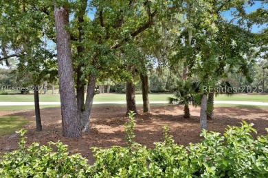 Welcome to this charming 2 bedroom, 2 bath end-unit villa on Sea Pines Golf and Resort  in South Carolina - for sale on GolfHomes.com, golf home, golf lot