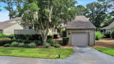 Welcome to this charming 2 bedroom, 2 bath end-unit villa on Sea Pines Golf and Resort  in South Carolina - for sale on GolfHomes.com, golf home, golf lot