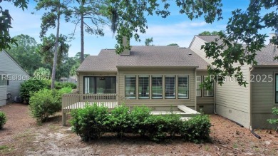 Welcome to this charming 2 bedroom, 2 bath end-unit villa on Sea Pines Golf and Resort  in South Carolina - for sale on GolfHomes.com, golf home, golf lot