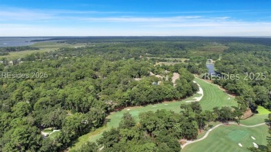 Welcome to this charming 2 bedroom, 2 bath end-unit villa on Sea Pines Golf and Resort  in South Carolina - for sale on GolfHomes.com, golf home, golf lot