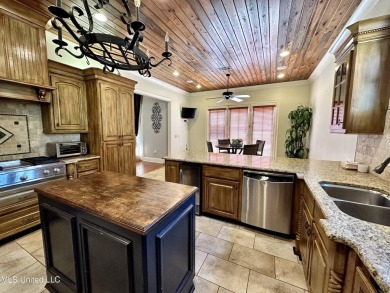 Looking for a great location and quiet street in Reunion? Vinca on Reunion Golf Club in Mississippi - for sale on GolfHomes.com, golf home, golf lot
