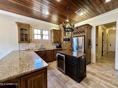 Looking for a great location and quiet street in Reunion? Vinca on Reunion Golf Club in Mississippi - for sale on GolfHomes.com, golf home, golf lot
