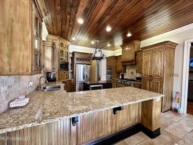Looking for a great location and quiet street in Reunion? Vinca on Reunion Golf Club in Mississippi - for sale on GolfHomes.com, golf home, golf lot