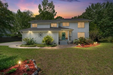 Calling all entertainers, this place is for YOU! Stop scrolling on Shadowmoss Plantation Golf Club in South Carolina - for sale on GolfHomes.com, golf home, golf lot