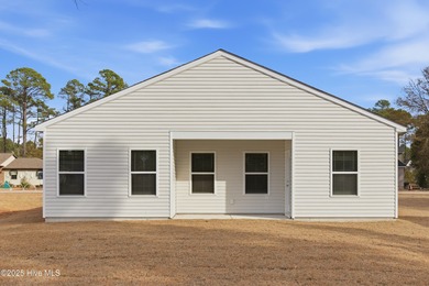 This inviting floor plan is designed for both comfort and on Harbour Point Golf Club in North Carolina - for sale on GolfHomes.com, golf home, golf lot