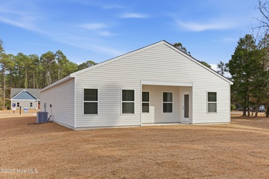 This inviting floor plan is designed for both comfort and on Harbour Point Golf Club in North Carolina - for sale on GolfHomes.com, golf home, golf lot