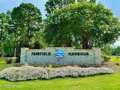 This inviting floor plan is designed for both comfort and on Harbour Point Golf Club in North Carolina - for sale on GolfHomes.com, golf home, golf lot