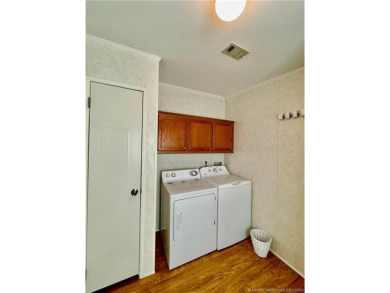 This home truly has it all! 3 bedrooms/2 bath + bonus room on Indianwood Golf and Country Club in Florida - for sale on GolfHomes.com, golf home, golf lot