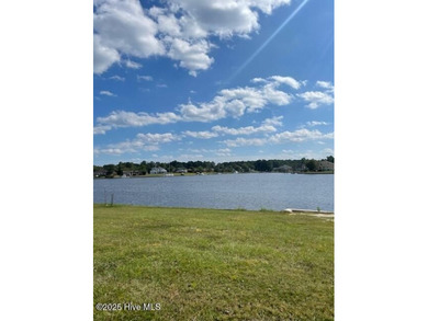 This inviting floor plan is designed for both comfort and on Harbour Point Golf Club in North Carolina - for sale on GolfHomes.com, golf home, golf lot