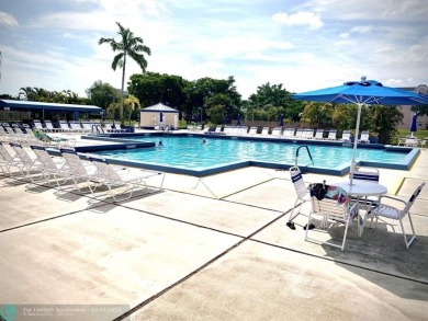 ks: Owner Motivated! Well maintains and spacious 1 bed 1.5 bath on Sunrise Lakes Phase IV Golf Course in Florida - for sale on GolfHomes.com, golf home, golf lot