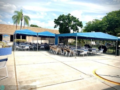 ks: Owner Motivated! Well maintains and spacious 1 bed 1.5 bath on Sunrise Lakes Phase IV Golf Course in Florida - for sale on GolfHomes.com, golf home, golf lot