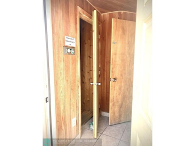ks: Owner Motivated! Well maintains and spacious 1 bed 1.5 bath on Sunrise Lakes Phase IV Golf Course in Florida - for sale on GolfHomes.com, golf home, golf lot