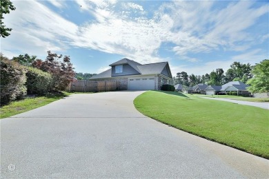 Desirable Silver Leaf Subdivision! Seller Offering Up to $10,000 on Lakewood Golf Course in Alabama - for sale on GolfHomes.com, golf home, golf lot