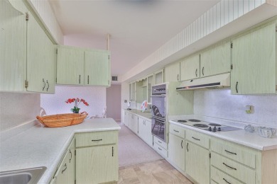 WELCOME TO YOUR CHARMING, FRESHELY PAINTED HOME- NO HOA on North Lakes Golf Course in Florida - for sale on GolfHomes.com, golf home, golf lot