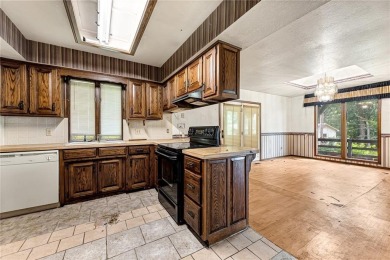 Discover the opportunity to make this property your own. This on Bella Vista Country Club - Berksdale in Arkansas - for sale on GolfHomes.com, golf home, golf lot