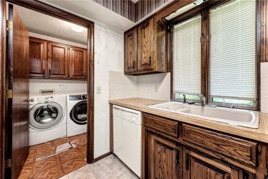 Discover the opportunity to make this property your own. This on Bella Vista Country Club - Berksdale in Arkansas - for sale on GolfHomes.com, golf home, golf lot