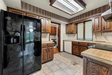 Discover the opportunity to make this property your own. This on Bella Vista Country Club - Berksdale in Arkansas - for sale on GolfHomes.com, golf home, golf lot