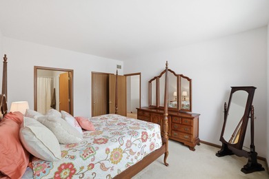 This Inviting Townhome for sale in the sought after 55+ Active on The Links at Carillon in Illinois - for sale on GolfHomes.com, golf home, golf lot