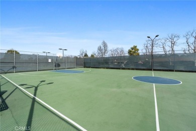 Nicely updated, lower level, 1 bedroom 1 bath condo is situated on Oak Creek Golf Club in California - for sale on GolfHomes.com, golf home, golf lot
