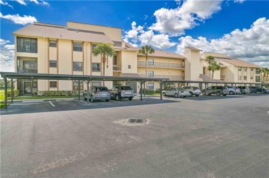 Welcome to this beautiful 2-bedroom, 2-bathroom condo with a den on Cross Creek Country Club in Florida - for sale on GolfHomes.com, golf home, golf lot