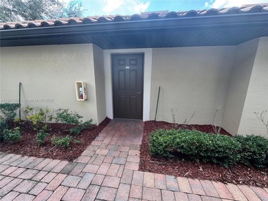 END UNIT w/BUNDLED GOLF! This renovated 1st floor condo in on Bonita National Golf Course in Florida - for sale on GolfHomes.com, golf home, golf lot