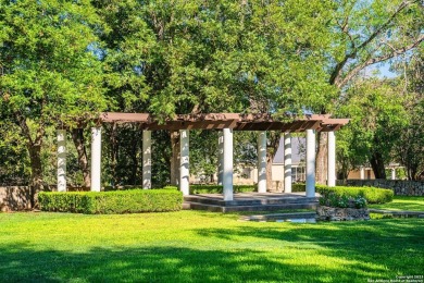 This 3 bedroom, 3 bath home is a short walk from the Riverhill on Riverhill Country Club in Texas - for sale on GolfHomes.com, golf home, golf lot