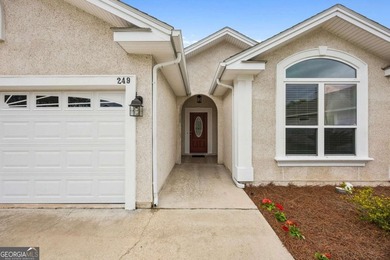 This low-maintenance 3 bedroom, 2 bathroom Single Family on Laurel Island Links in Georgia - for sale on GolfHomes.com, golf home, golf lot