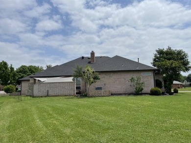 Impeccably updated and meticulously maintained spacious home on Pecan Plantation Country Club in Texas - for sale on GolfHomes.com, golf home, golf lot