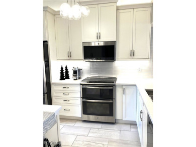 LIGHT, BRIGHT & BEAUTIFUL End Unit 5th Floor Penthouse in on  in Florida - for sale on GolfHomes.com, golf home, golf lot