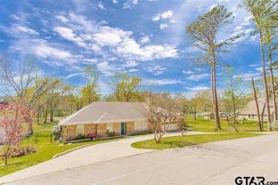 This beautifully maintained traditional-style home offers 3 on Hide-A-Way Lake Golf Course in Texas - for sale on GolfHomes.com, golf home, golf lot