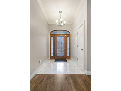 Welcome to 115 Ironwood, a beautifully maintained 5-bedroom, 3 on Island Green Golf Club in Missouri - for sale on GolfHomes.com, golf home, golf lot