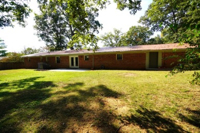 ONE-LEVEL LIVING IN ROLLING ACRES on Morristown Golf and Country Club in Tennessee - for sale on GolfHomes.com, golf home, golf lot