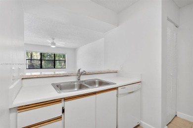 Lovely 1 bedroom, 1 bathroom apartment located in the desirable on Orangebrook Golf and Country Club in Florida - for sale on GolfHomes.com, golf home, golf lot