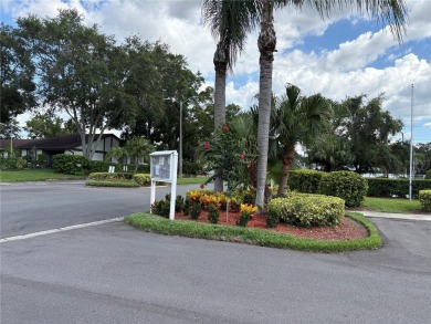 ***NEW ROOF*** installed January 2025. Attractive END unit with on Innisbrook Resort and Golf Club in Florida - for sale on GolfHomes.com, golf home, golf lot