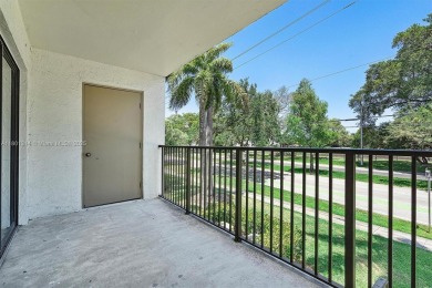 Lovely 1 bedroom, 1 bathroom apartment located in the desirable on Orangebrook Golf and Country Club in Florida - for sale on GolfHomes.com, golf home, golf lot