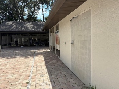 ***NEW ROOF*** installed January 2025. Attractive END unit with on Innisbrook Resort and Golf Club in Florida - for sale on GolfHomes.com, golf home, golf lot