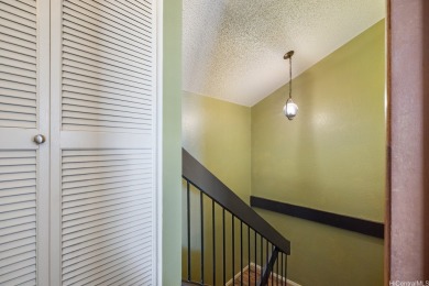 Come feel right at home in this pet friendly 3 bed 2 bath home on Pearl Country Club in Hawaii - for sale on GolfHomes.com, golf home, golf lot