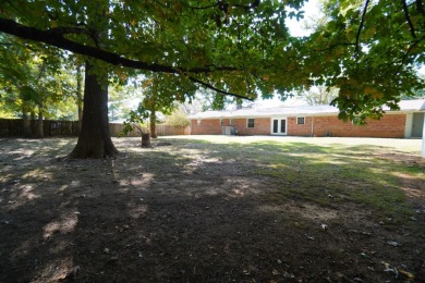 ONE-LEVEL LIVING IN ROLLING ACRES on Morristown Golf and Country Club in Tennessee - for sale on GolfHomes.com, golf home, golf lot