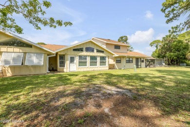 2 Bed, 2 Bath, 2-Car Garage Home on the green, over looking the on Hidden Lakes Golf Club in Florida - for sale on GolfHomes.com, golf home, golf lot