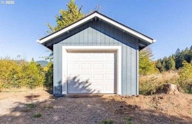 You can live in an outdoor lover's paradise. This property has a on Circle Bar Golf Club in Oregon - for sale on GolfHomes.com, golf home, golf lot