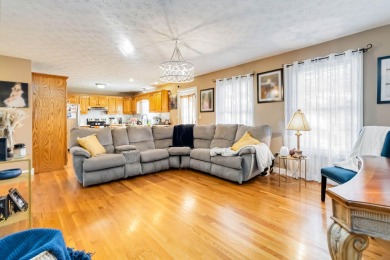 LOCATION!! STUNNING home in Hunting Creek Subdivision, London on London Country Club in Kentucky - for sale on GolfHomes.com, golf home, golf lot
