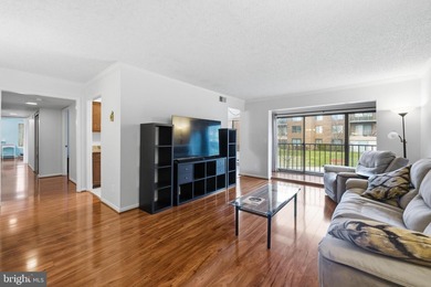 Life is easy in this turn-key 3BR/2FB Leisure World condo! on Leisure World Golf Club in Maryland - for sale on GolfHomes.com, golf home, golf lot