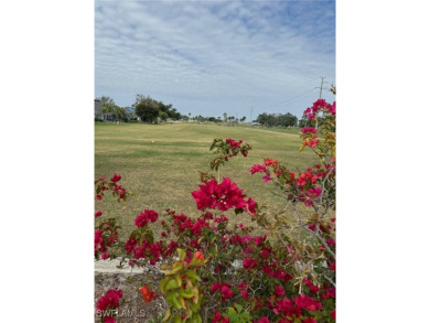 Welcome to this beautiful 2 bedroom, 2 bath villa in the highly on Myerlee Country Club in Florida - for sale on GolfHomes.com, golf home, golf lot