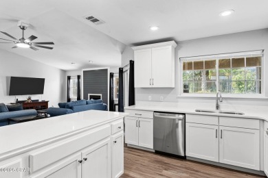 Charming Coastal Retreat - Fully Updated & Prime LocationWelcome on Holiday Golf Club in Florida - for sale on GolfHomes.com, golf home, golf lot