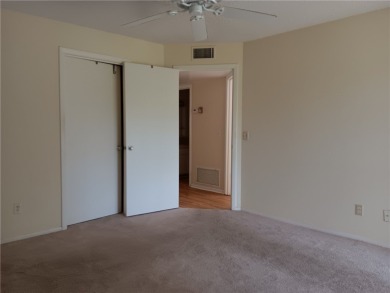 Great opportunity in Vista Gardens with PLENTY of benefits: on Vero Beach South Golf Course in Florida - for sale on GolfHomes.com, golf home, golf lot