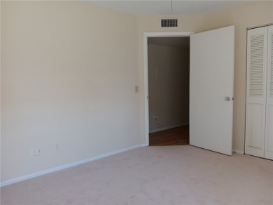 Great opportunity in Vista Gardens with PLENTY of benefits: on Vero Beach South Golf Course in Florida - for sale on GolfHomes.com, golf home, golf lot