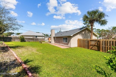 Charming Coastal Retreat - Fully Updated & Prime LocationWelcome on Holiday Golf Club in Florida - for sale on GolfHomes.com, golf home, golf lot