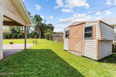 Charming Coastal Retreat - Fully Updated & Prime LocationWelcome on Holiday Golf Club in Florida - for sale on GolfHomes.com, golf home, golf lot